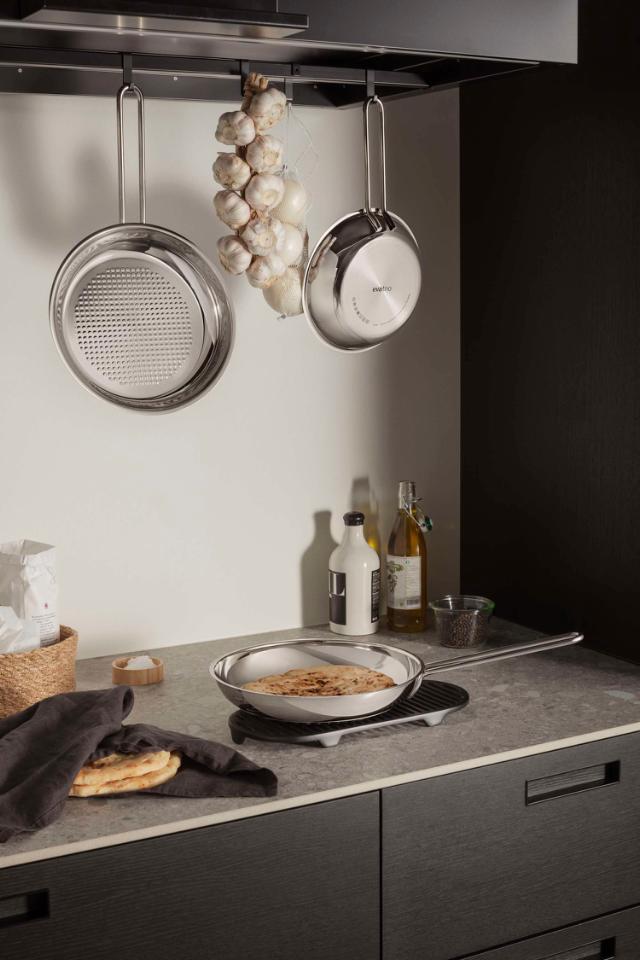 Stainless Steel Frying pan 28 cm Honeycomb